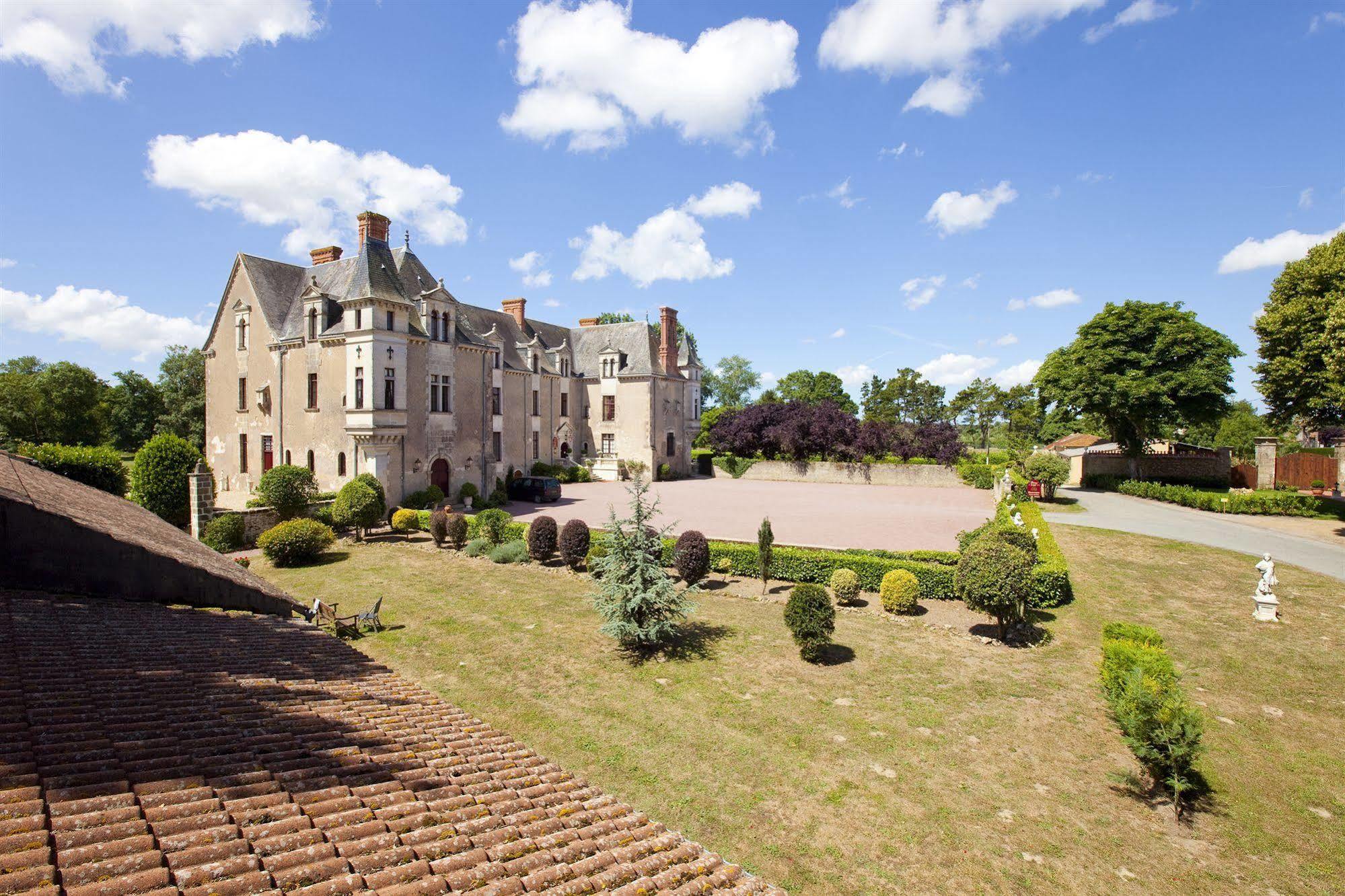 Chateau De La Verie Challans Exterior photo