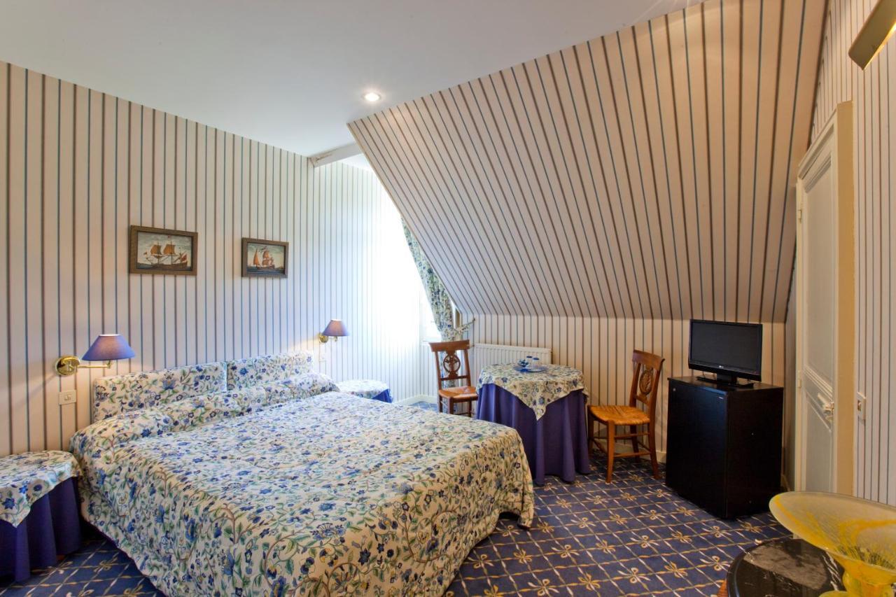 Chateau De La Verie Challans Room photo